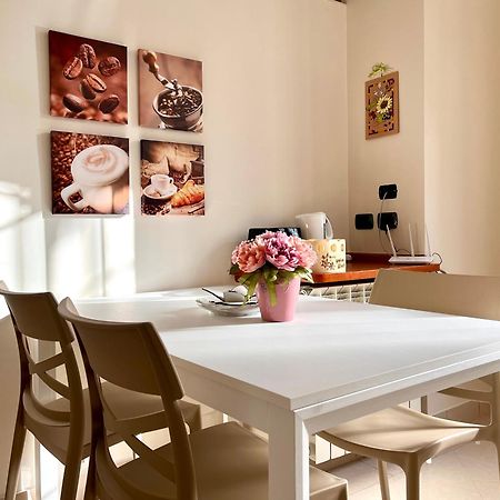 Il Villino B&B - Napoli/Pompei/Sorrento/Costiera Brusciano Bagian luar foto